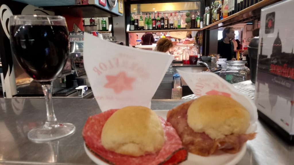 i salumi fiorentini ed un bicchiere di Chianti per vivere al meglio Firenze.
Tour Gastronomico di Firenze